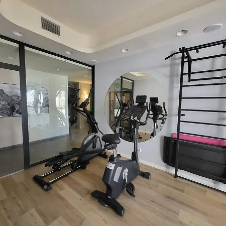 Gym Jacuzzi *